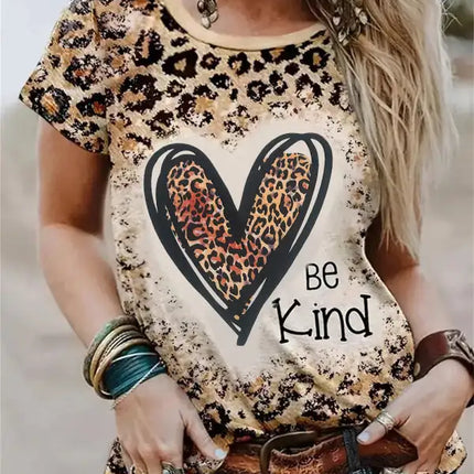 Camiseta de manga corta con estampado de corazón y estampado animal sintético con cuello redondo para mujer 