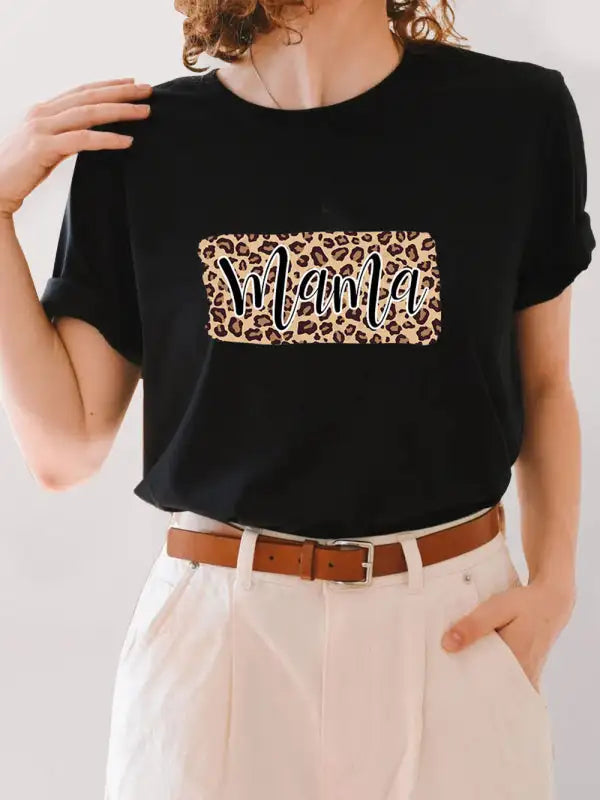 Camiseta corta con cuello redondo y estampado de leopardo de manga corta para mujer 