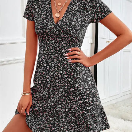 Women's Woven V Neck Short Sleeve Printed Dress