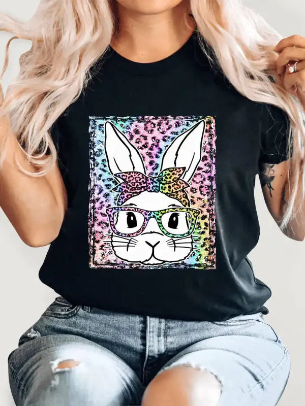 Camiseta de manga corta con estampado gráfico de conejo y leopardo para mujer 